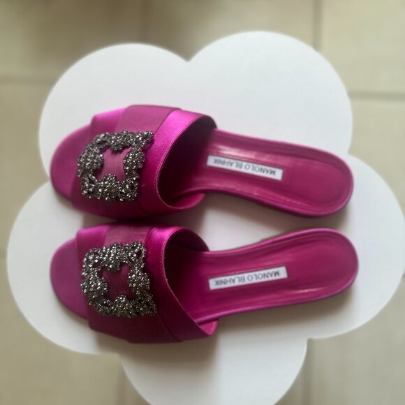 Manolo Blahnik Lurum Slide Sandals in Fuchsia Satin Size 38 - Picture 3 of 5
